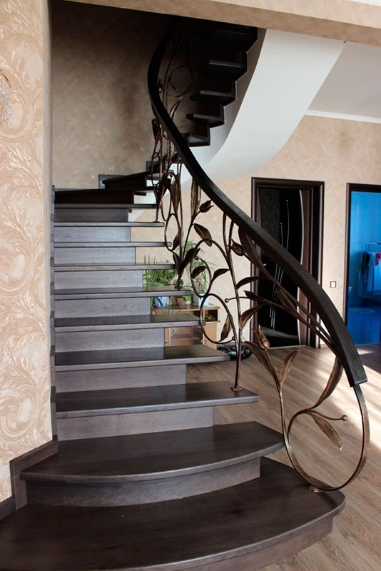 Финишная отделка лестницы в доме фото